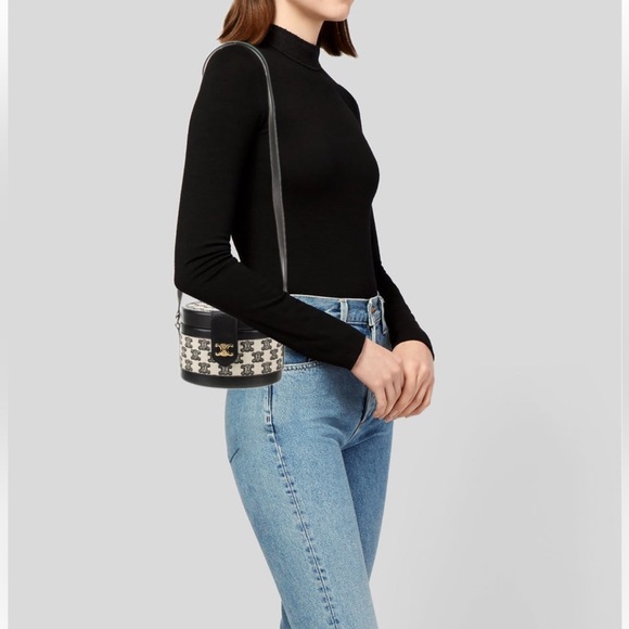 Celine Triomphe “Tambour” bucket bag - Picture 4 of 10